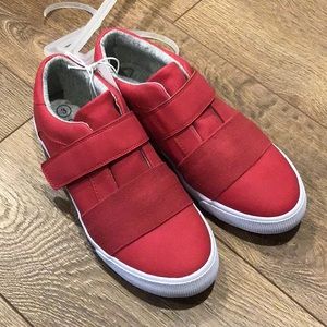 Boys sneakers